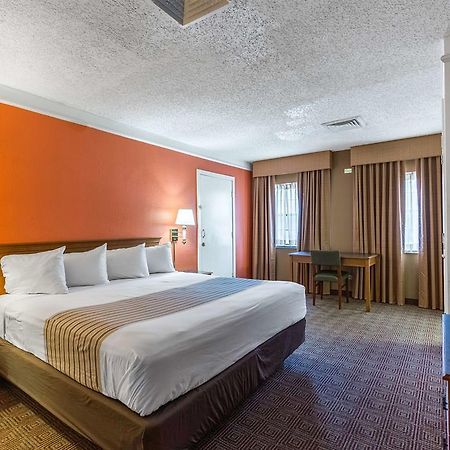 Motel 6 Houston Medical Center - Reliant Park Bagian luar foto