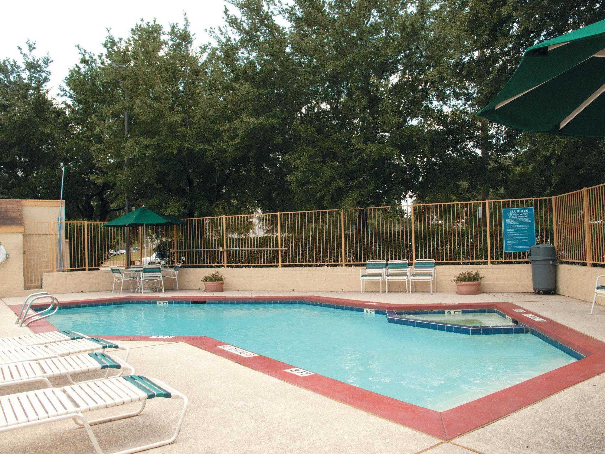 Motel 6 Houston Medical Center - Reliant Park Bagian luar foto