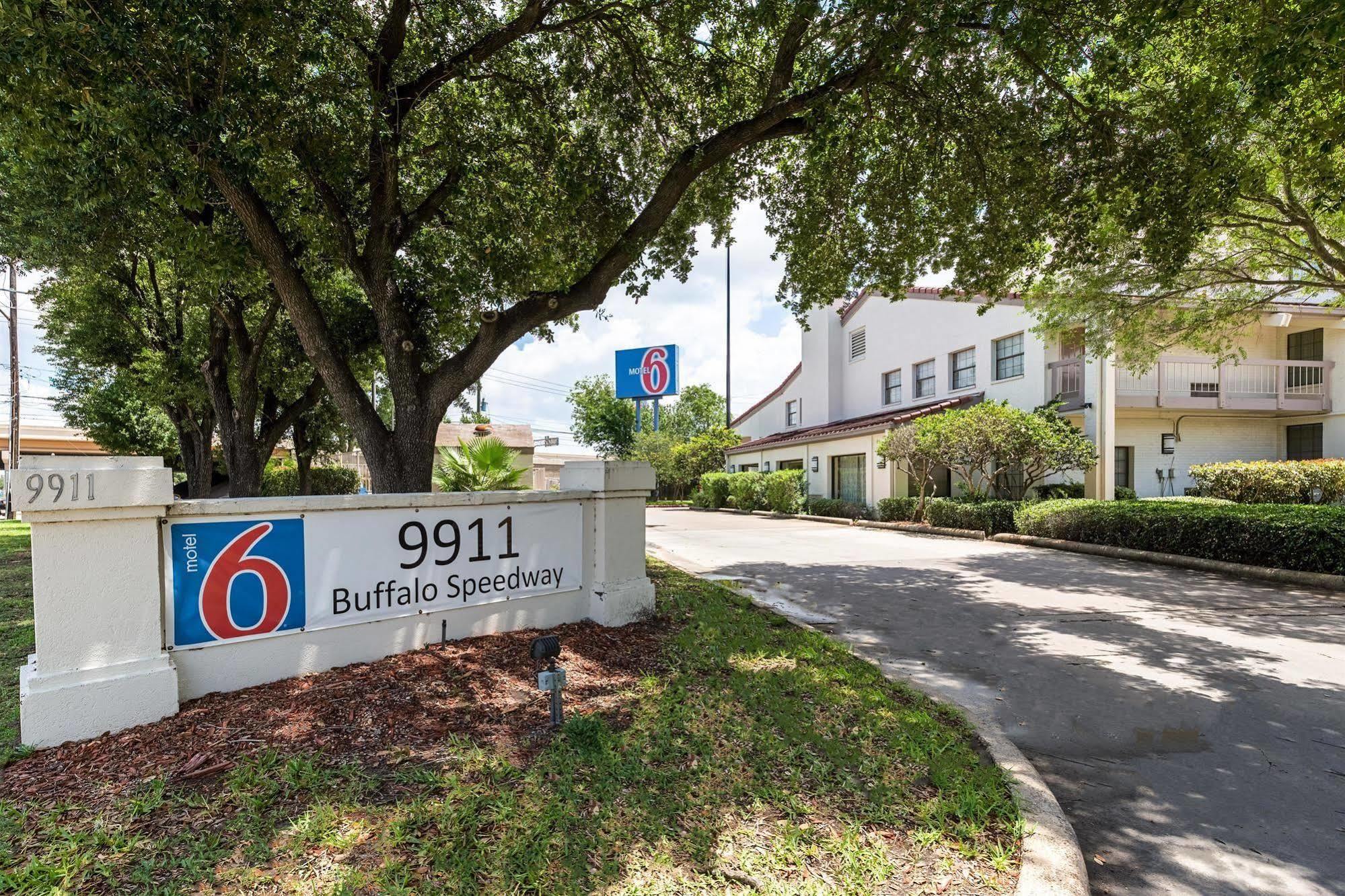 Motel 6 Houston Medical Center - Reliant Park Bagian luar foto