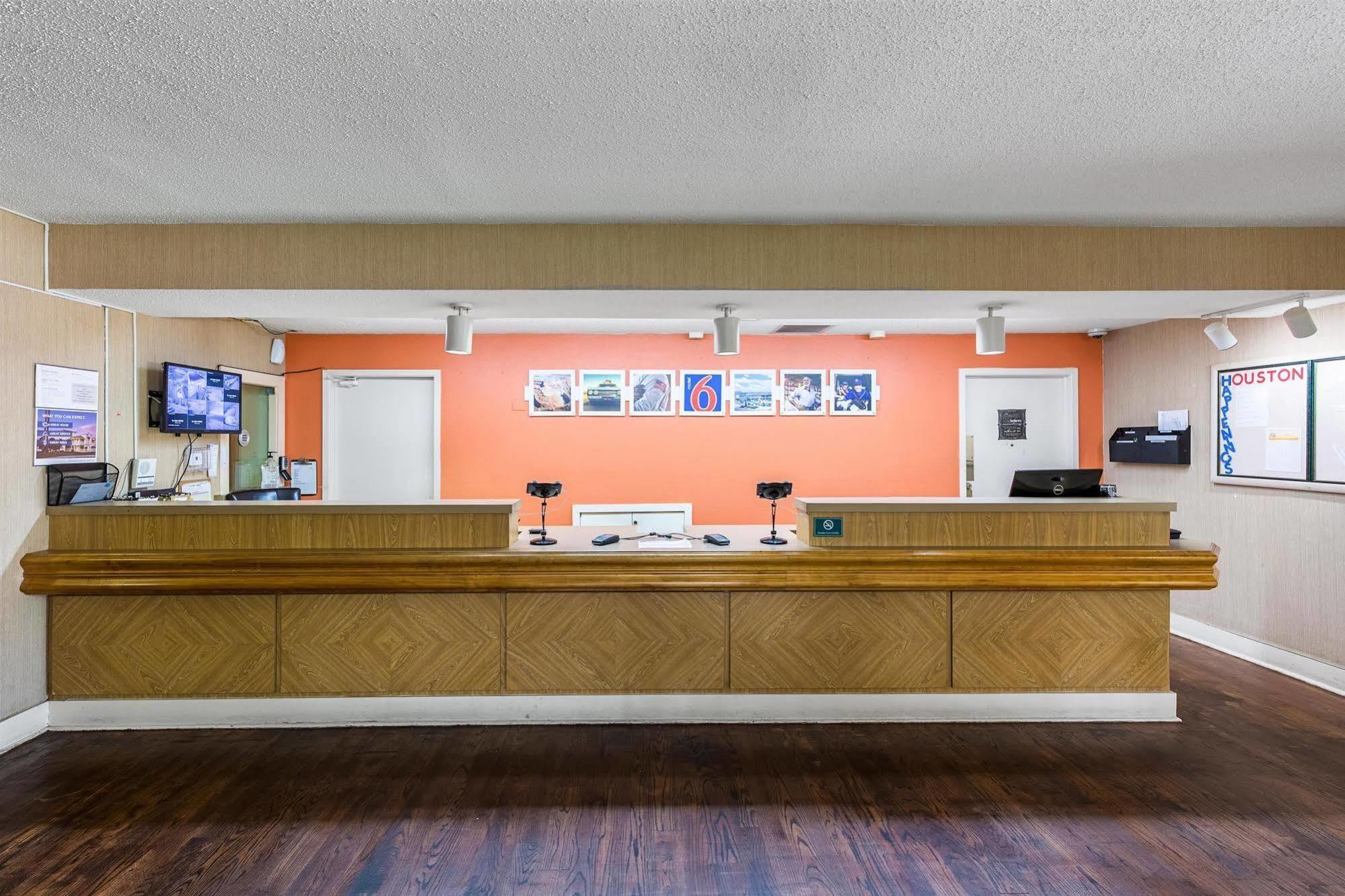 Motel 6 Houston Medical Center - Reliant Park Bagian luar foto