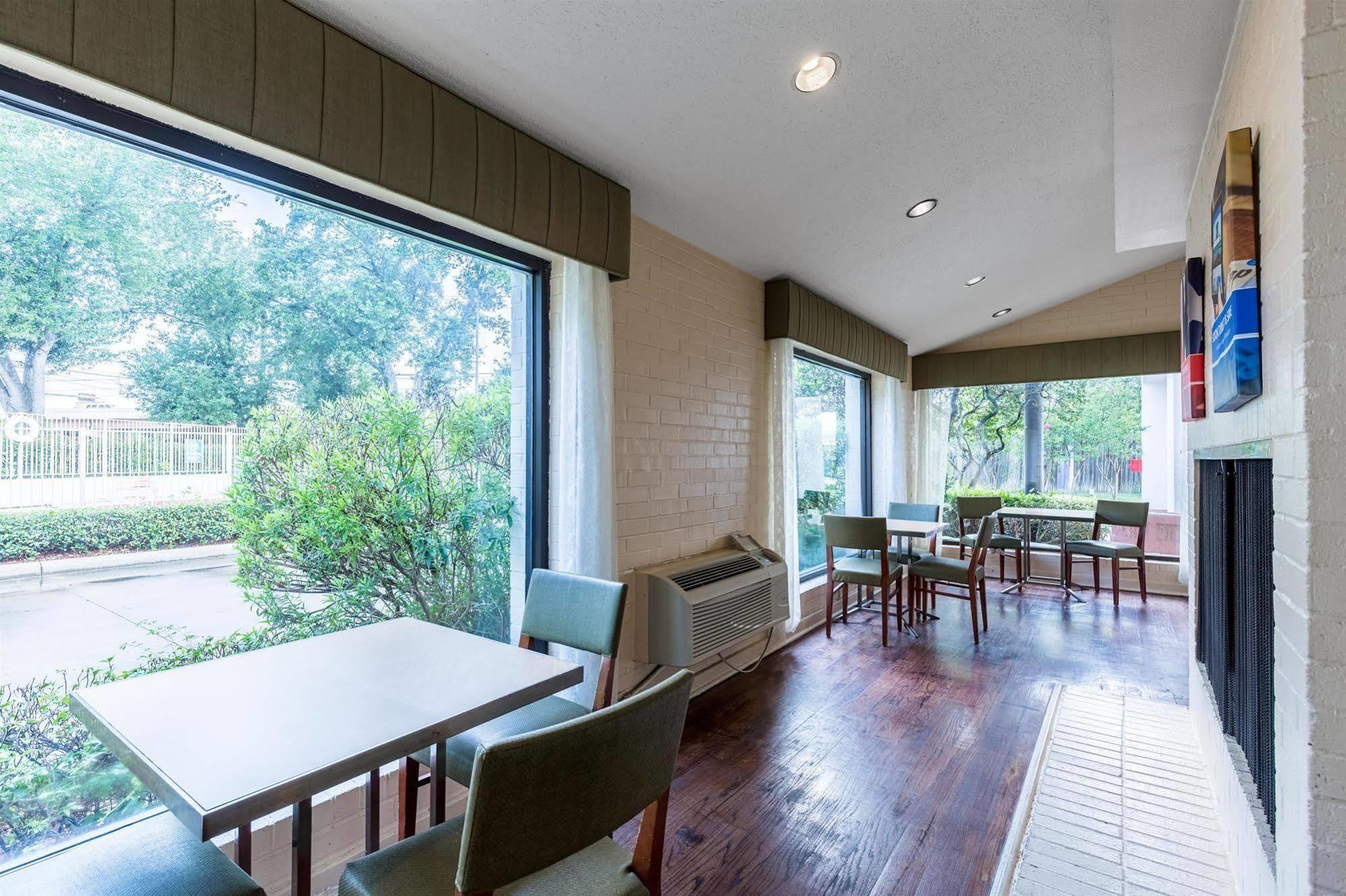 Motel 6 Houston Medical Center - Reliant Park Bagian luar foto