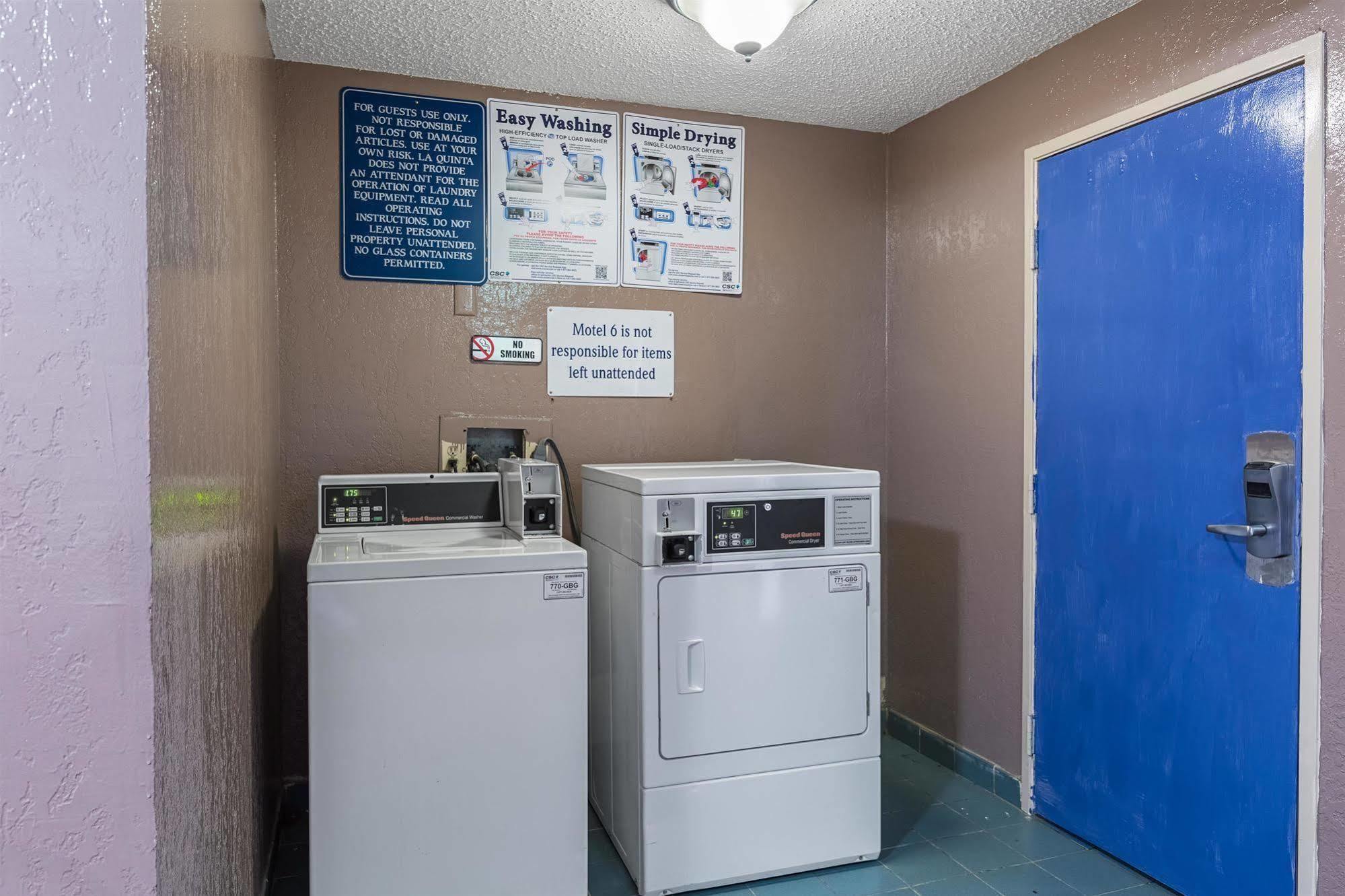 Motel 6 Houston Medical Center - Reliant Park Bagian luar foto