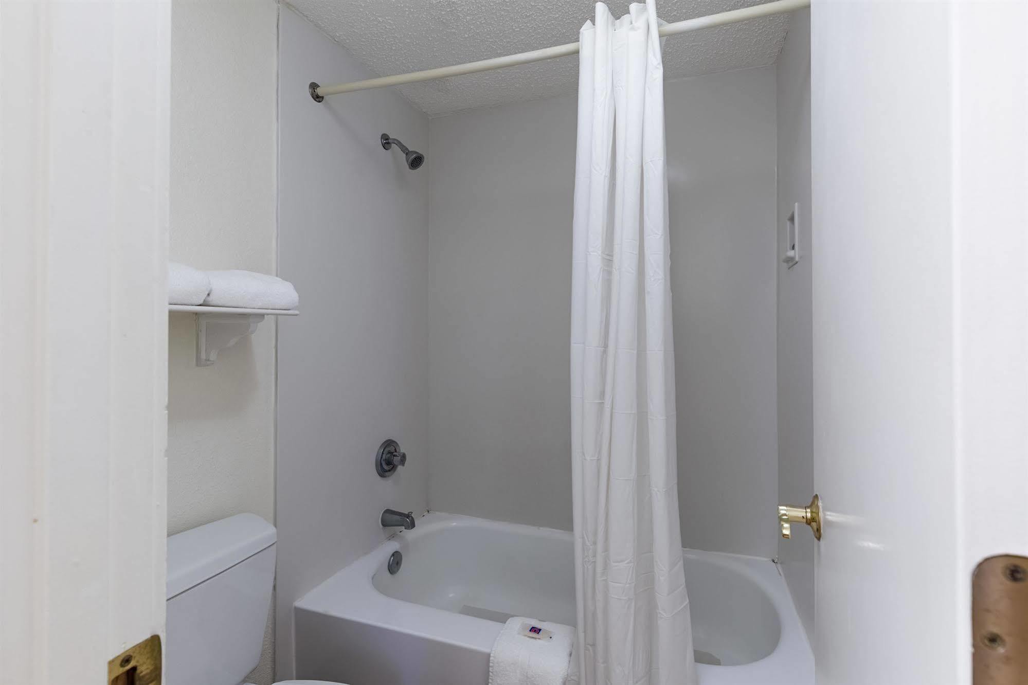 Motel 6 Houston Medical Center - Reliant Park Bagian luar foto