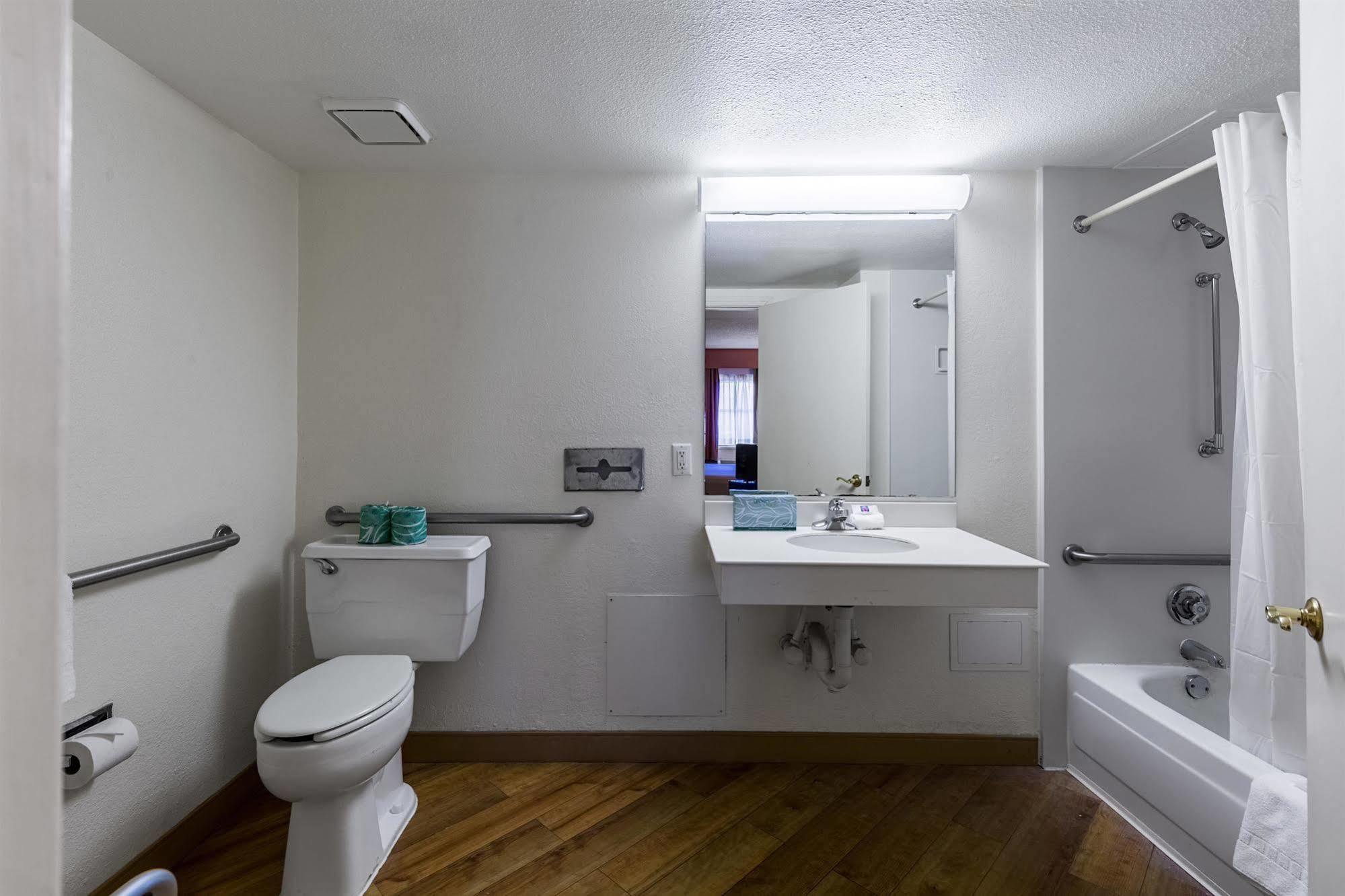 Motel 6 Houston Medical Center - Reliant Park Bagian luar foto