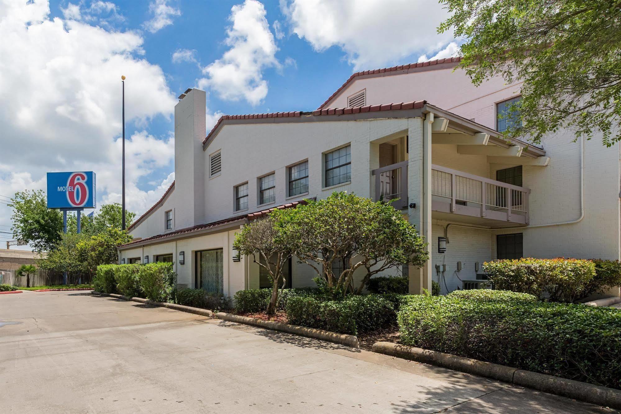 Motel 6 Houston Medical Center - Reliant Park Bagian luar foto